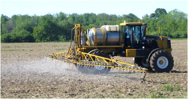 CROP SPRAYING TRACTOR